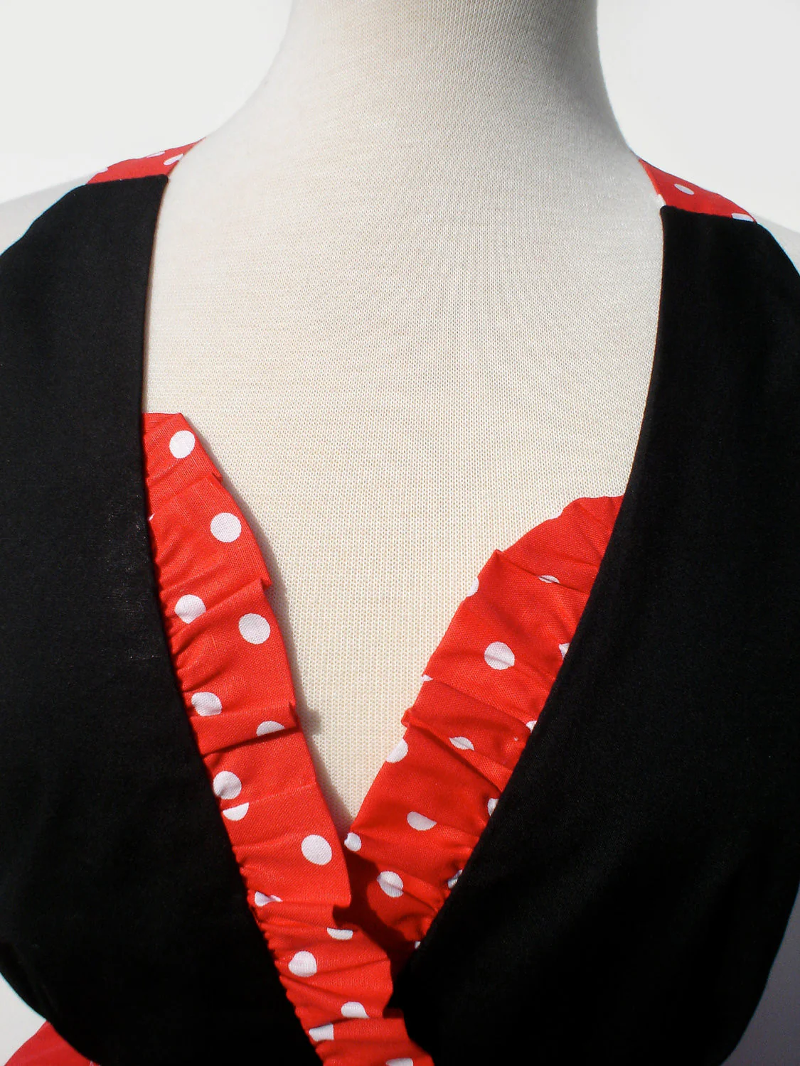 "Just Peachy" Black and Red Polka Dots Apron - Image 3