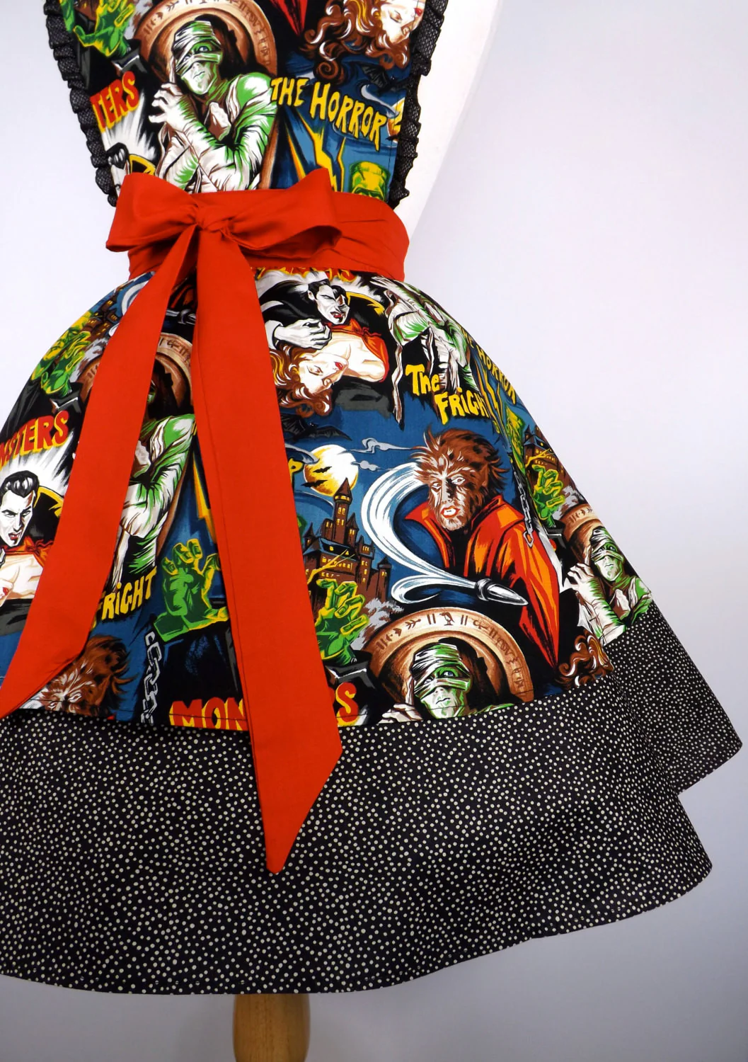 "Double Dipper" Hollywood Monsters Apron - Image 4